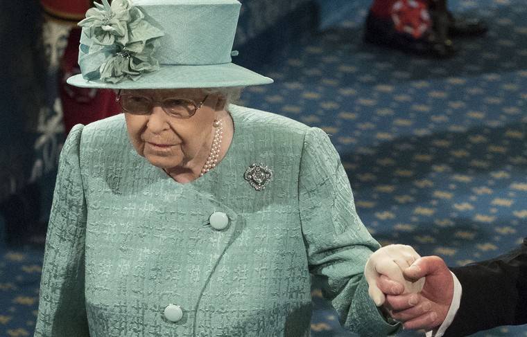 Королева Великобритании заявила, что страна защитит свои ценности санкциями
