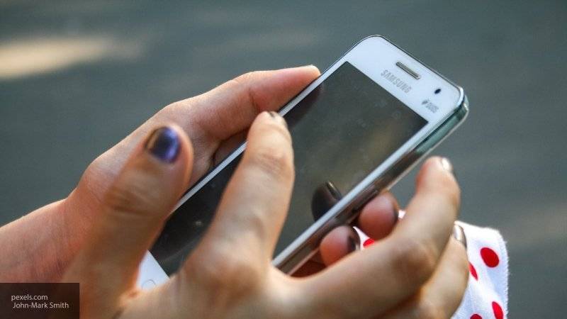 Специалисты утверждают, что ночной режим смартфона опасен для пользователей