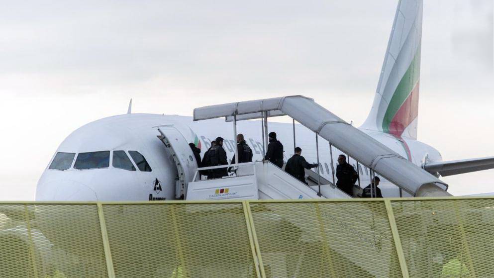 Замкнутый круг: более 9 400 мигрантов вернулись в Германию после депортации