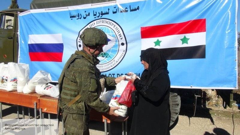 Жители сирийской Эль-Кунейтры получили от российских военных новогодние подарки