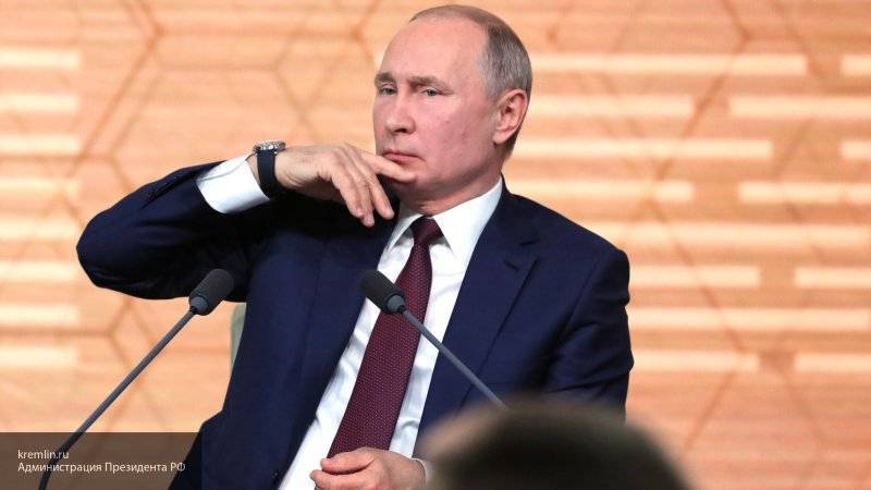 Боты с "подозрительными именами" атаковали трансляции пресс-конференции Путина