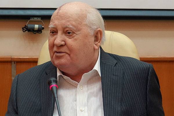 Михаил Горбачев попал в больницу с пневмонией