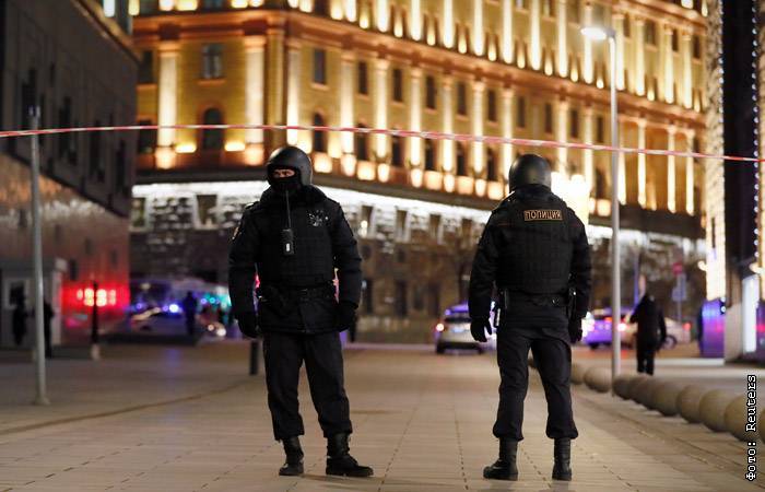 ФСБ нейтрализовала преступника, открывшего стрельбу в центре Москвы