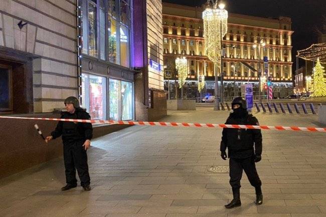 Здание ФСБ в Москве атаковали неизвестные