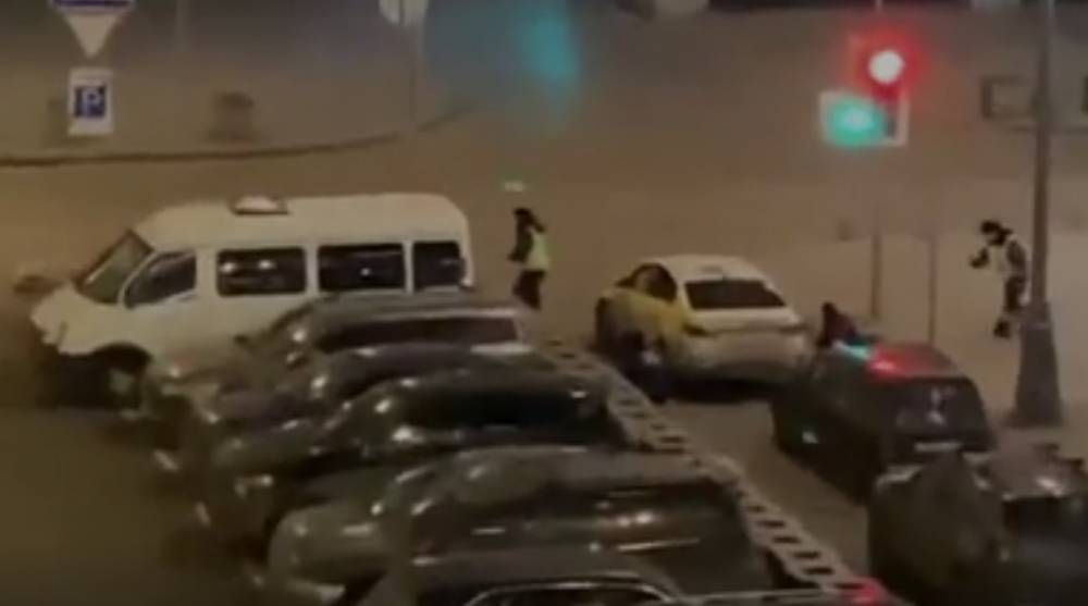 Очевидцы сняли видео с места стрельбы в центре столицы