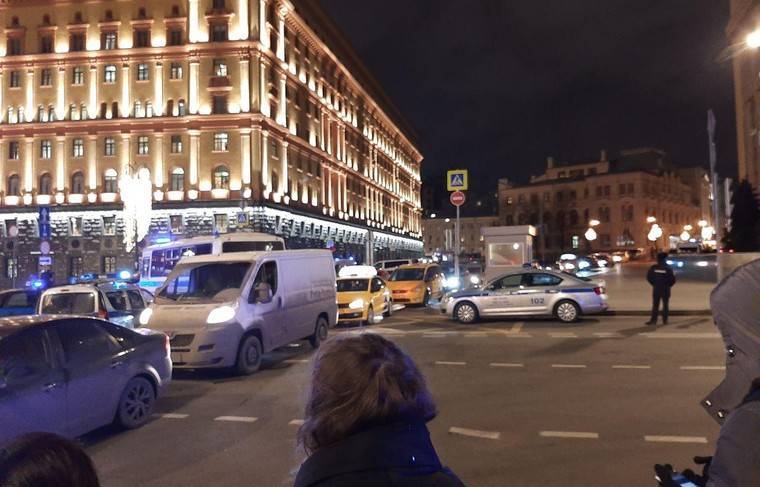 Стали известны подробности нападения на здание ФСБ