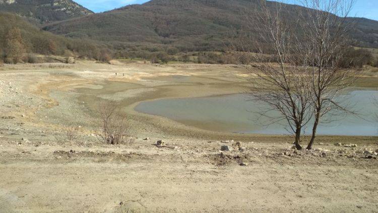 Высохший в Севастополе пруд снова наполнят водой