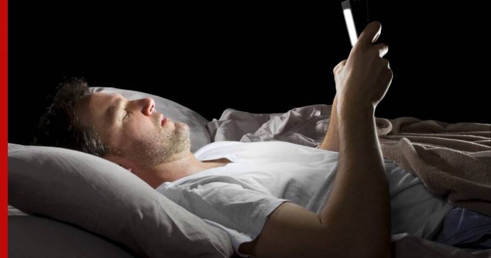 Стало известно влияние ночного режима в смартфонах на качество сна