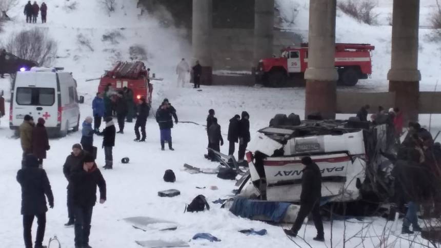 В Сретенском районе Забайкалья объявлен траур по погибшим в ДТП с автобусом