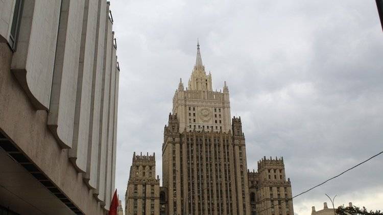 Россия призывает НАТО пересмотреть сложившиеся отношения, заявил посол РФ