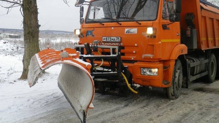 Уборка Невского района Петербурга ведется круглосуточно из-за обильного снега