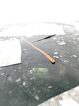 В Брянской области утонули трое школьников – катались на коньках на тонком льду реки