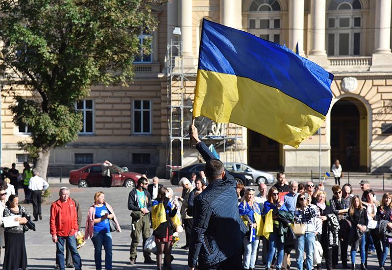Киев хочет отобрать у России ряд областей