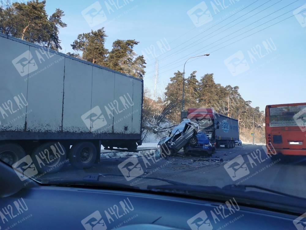 Стали известны подробности массового ДТП на Логовом шоссе в Кемерове