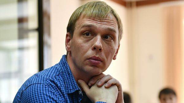 Суд отклонил жалобу Ивана Голунова на затягивание проверки задержавших его полицейских