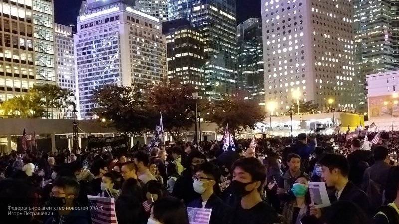 Китай ввел санкции против нескольких организаций США из-за закона по Гонконгу