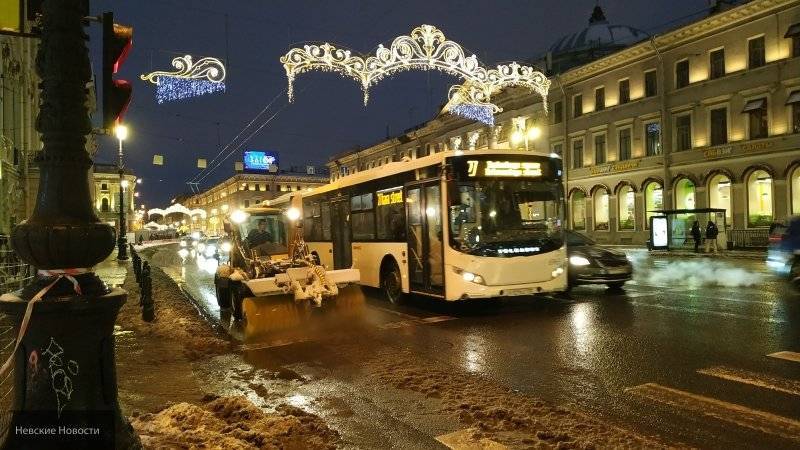 Коммунальные службы освободили Петербург от пробок после воскресного снегопада