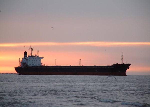 В Ростовской области в акватории Дона столкнулись сухогруз и танкер
