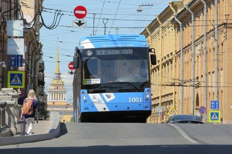 ГИБДД России предлагает пересадить водителей на общественный транспорт