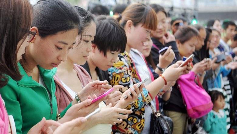 Наше будущее, их настоящее: китайцев обязали сканировать лица смартфонами