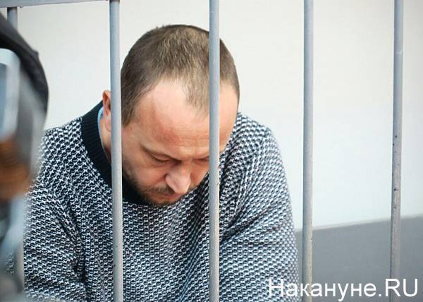 Отца, убившего в Екатеринбурге 9-летнего сына, отправили под арест