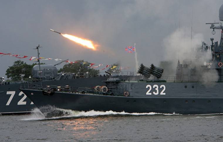 Путин: ВМФ РФ вооружают новейшими кораблями с ракетными комплексами