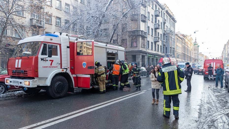 При пожаре в центре Петербурга пострадали два человека