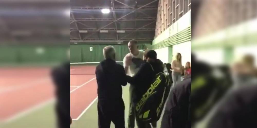 Российский волеболист чуть не подрался на детском турнире по теннису
