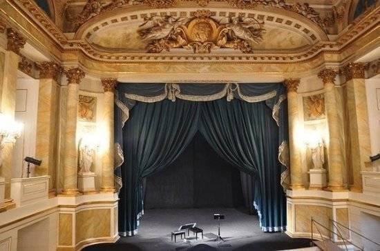 СМИ: Санкт-Петербург стал первым по посещаемости театров