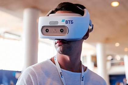 Россиянин впервые купил квартиру в очках виртуальной реальности