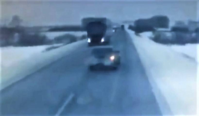 Смертельное столкновение легковушки с грузовиком в Татарстане попало на видео