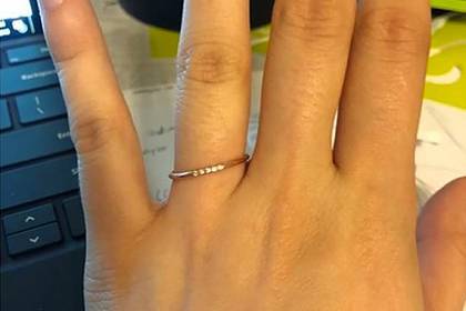 Невеста из России показала помолвочное кольцо и опозорила жениха в сети