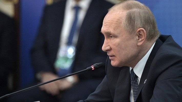 Путин ввел штрафы за отказ хранить персональные данные в России