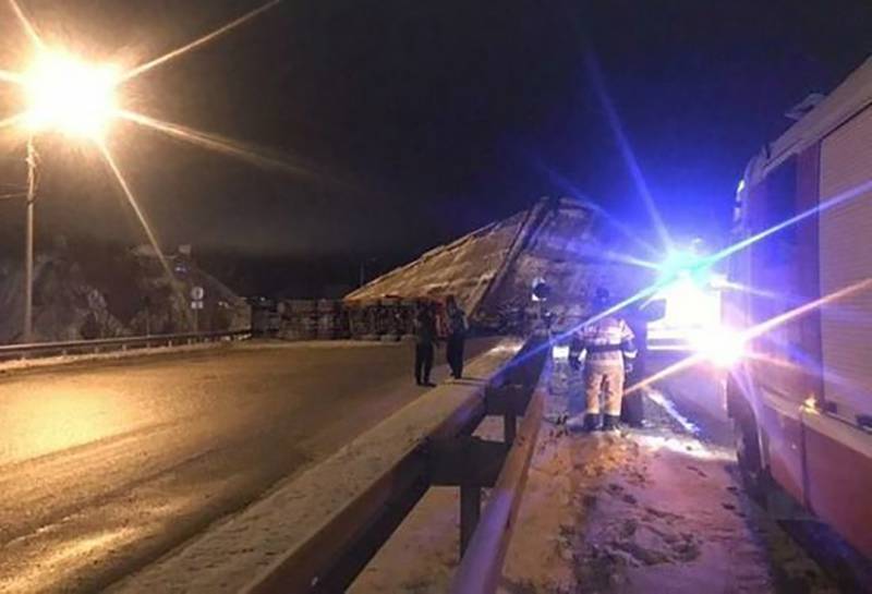 В Оренбурге рухнул мост