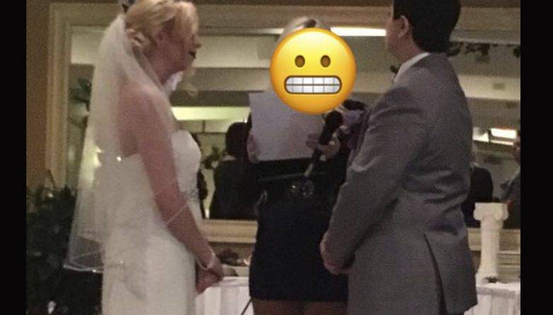 Невеста в ярости от регистратора брака, которая появилась на свадьбе в неприлично короткой юбке