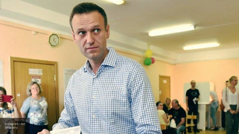 Навальный снял со счета миллионы рублей "пожертвований" после заказного видео о Костине