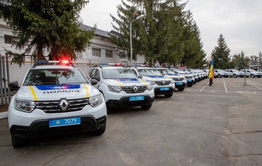 США подарили Украине 88 полицейских автомобилей