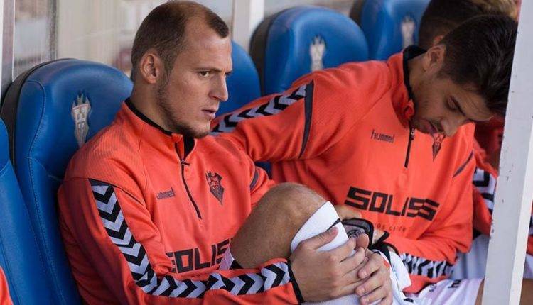 Украинский футболист Зозуля высказался о скандале в матче с «Райо Вальекано»