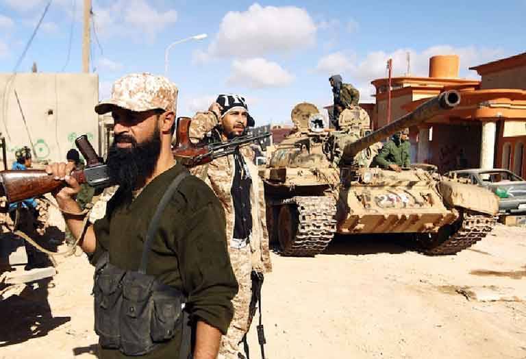 Армия Хафтара прорвалась в центр Триполи: Эрдоган бросает в Ливию спецназ и бронетехнику