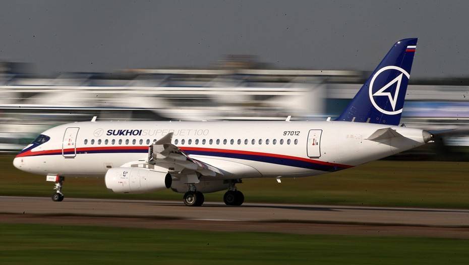 SSJ-100 не смог вылететь из Челябинска из-за отказа двигателя