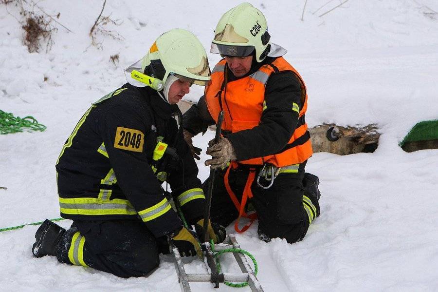 Брат и сестра провалились под лед в Ивановской области и утонули