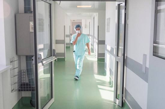 В Минздраве прокомментировали предложение Путина по увеличению зарплат врачей
