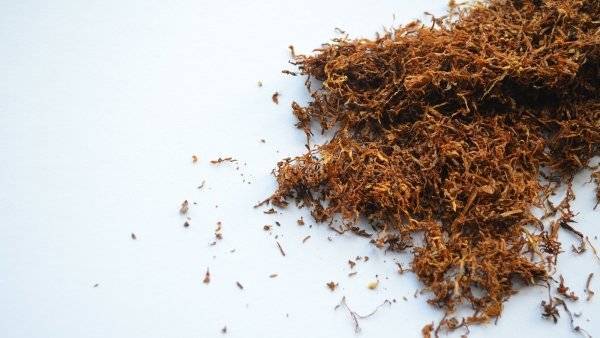 Нужно запретить продажу никотиносодержащих смесей несовершеннолетним, уверены в Минздраве