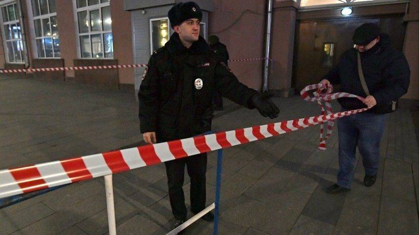 Мужчину, раненого на Лубянке у здания ФСБ, пытался спасти коллега