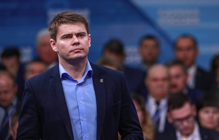 Депутат Боярский предложил запретить торговлю снюсом через Интернет