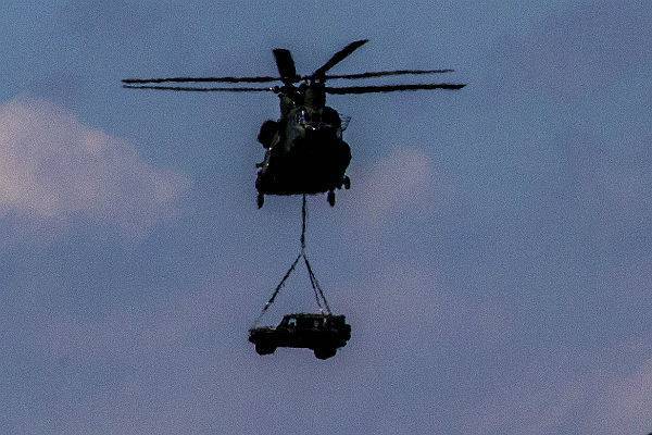 Проигравший спор москвич сбросил с вертолета «Гелендваген» в Карелии