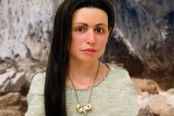 Ученые воссоздали облик женщины каменного века по жвачке из смолы