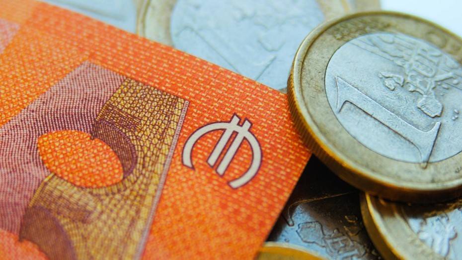 Евро впервые с марта 2018 года снизился на торгах Мосбиржи до 69 рублей