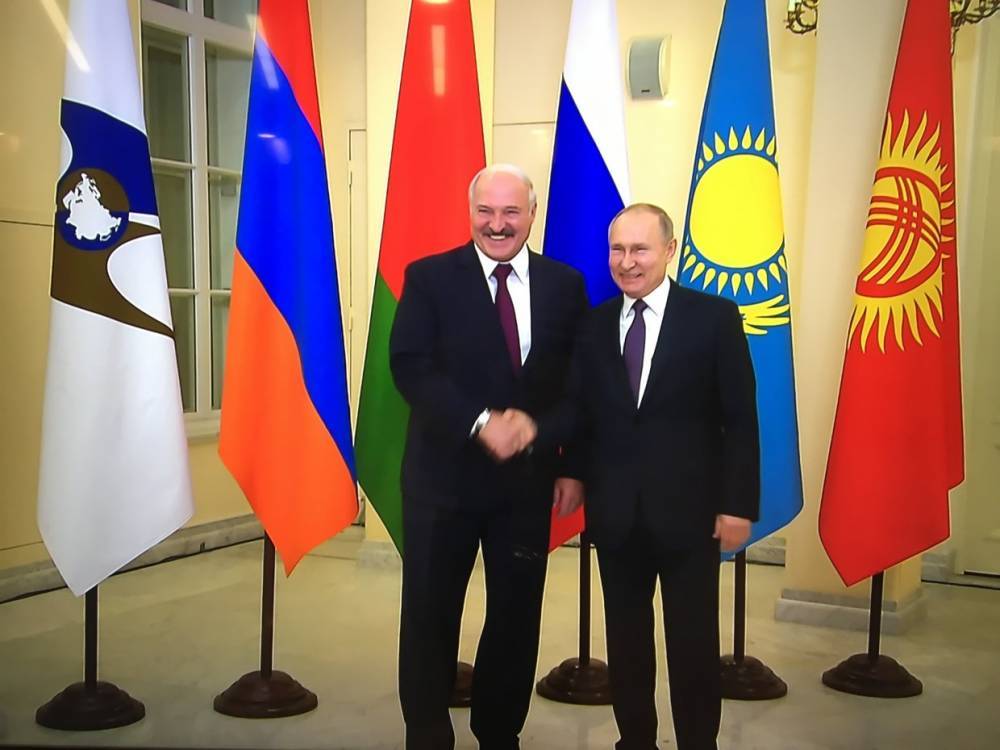 Путин и Лукашенко закончили встречу в Президентской библиотеке