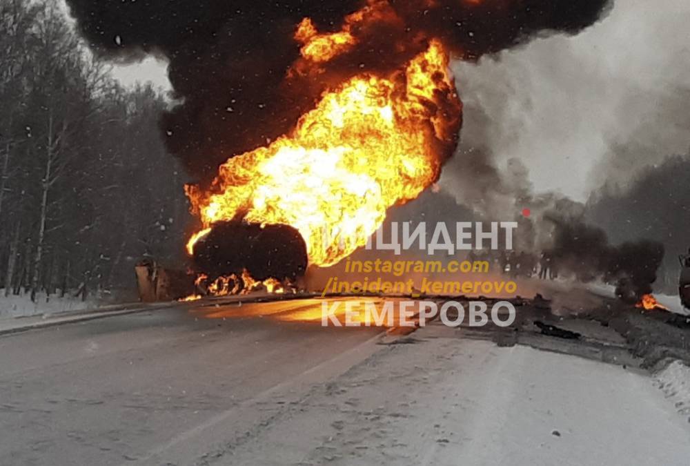 На участке трассы Кемерово&nbsp;— Новосибирск частично восстановили движение после ДТП с бензовозом